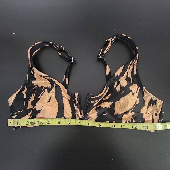 Cupshe Black and Tan print Bikini Top with V-Wire NWT Size Medium - Picture 11 of 13